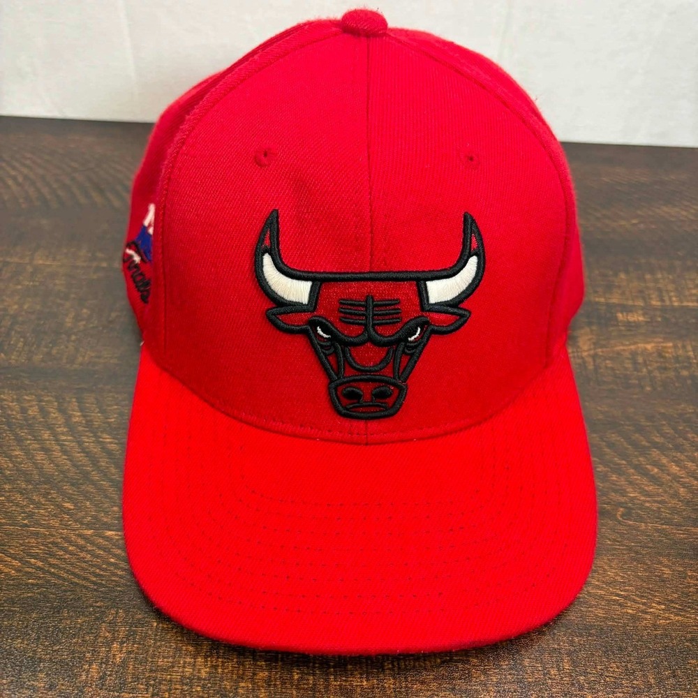 Mitchell & Ness Chicago Bulls 1992 NBA Finals Red Snapback Hat Mens OSFM